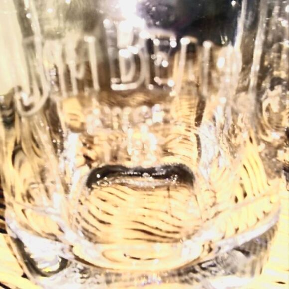 JIM BEAM  CHRYSTAL. GLASSES     Awesome heavy LOGO Signed Set of 2 - Picture 1 of 5